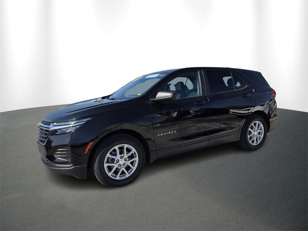 Used 2023 Chevrolet Equinox LS w/ LS Convenience Package image 2
