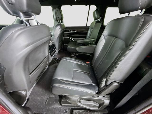 Used 2022 Jeep Wagoneer Series III w/ Convenience Group I AWD/4WD image 25
