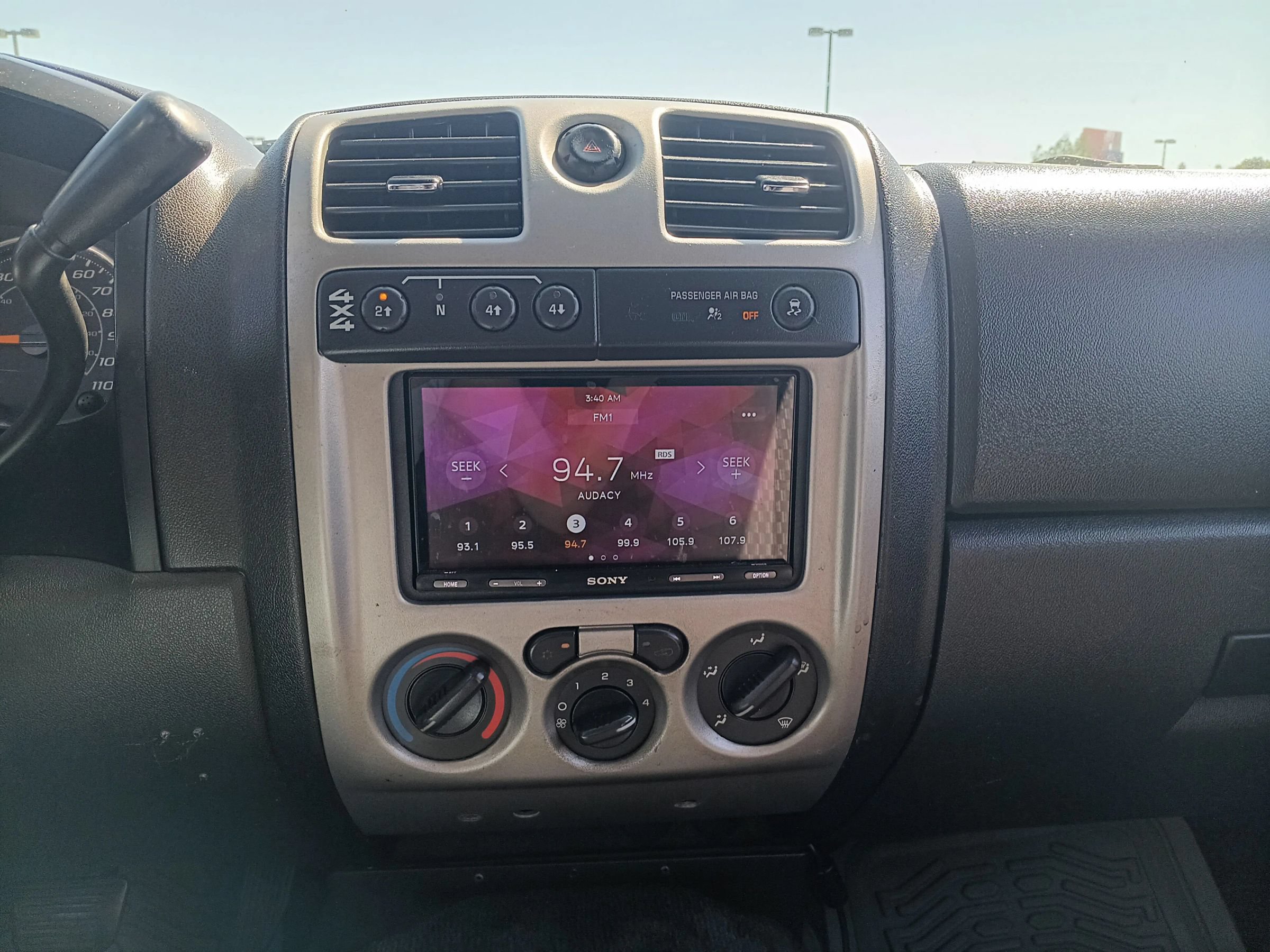 Used 2010 Chevrolet Colorado W/T AWD/4WD image 14