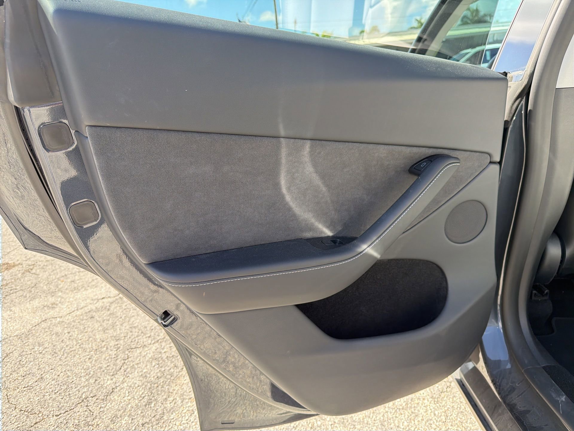 Used 2024 Tesla Model Y Long Range image 23