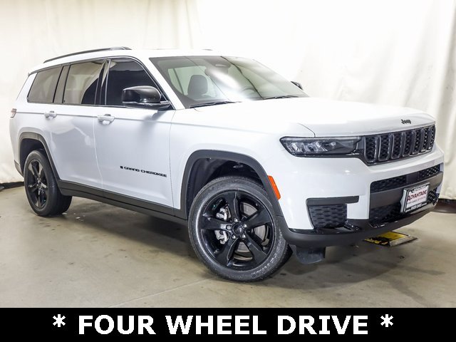 Used 2023 Jeep Grand Cherokee L Laredo image 2