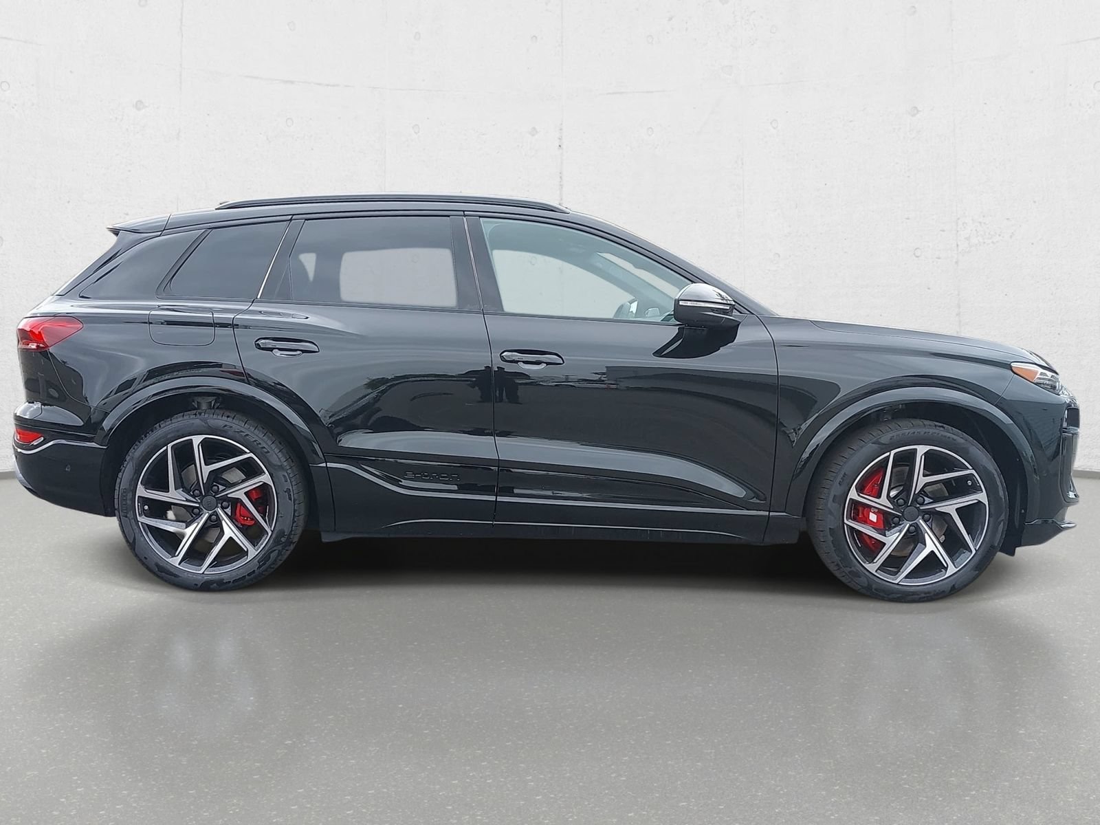 New 2027 Audi SQ6 e-tron Premium Plus AWD/4WD image 4