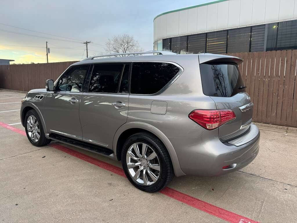 Used 2011 INFINITI QX56 4WD w/ Deluxe Touring Pkg image 6