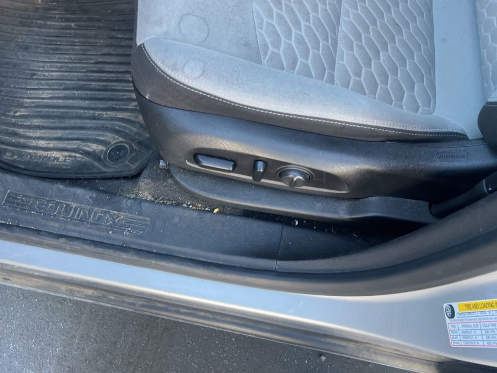 Used 2021 Chevrolet Equinox LS w/ LS Convenience Package image 18