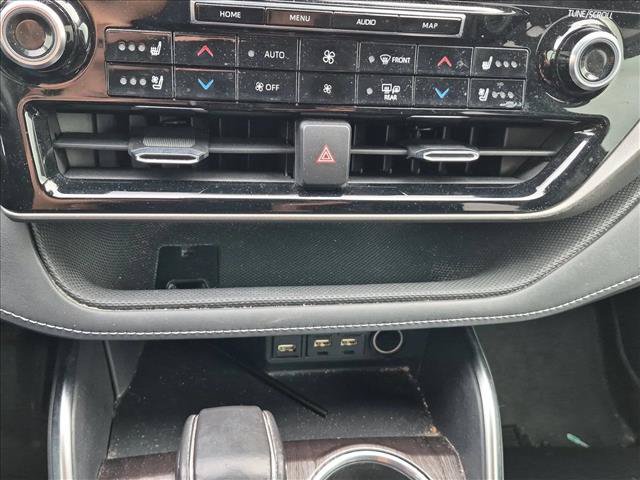 Used 2021 Toyota Highlander Limited FWD image 12