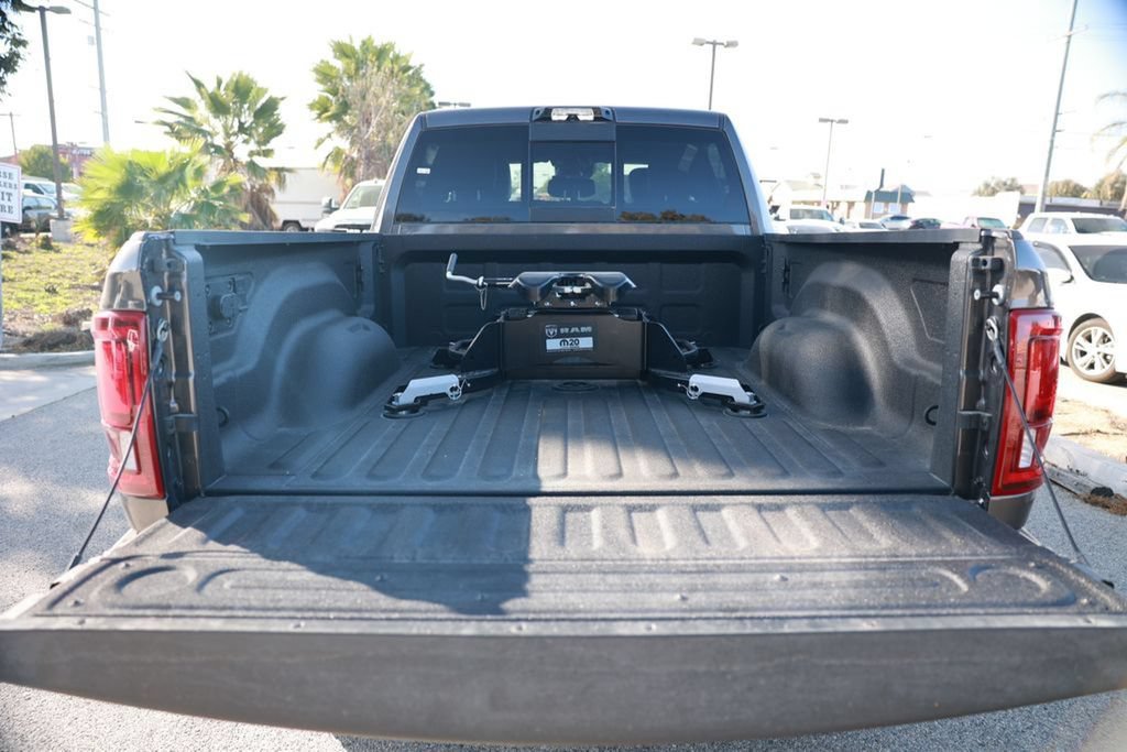 New 2026 RAM 3500 Laramie AWD/4WD image 33