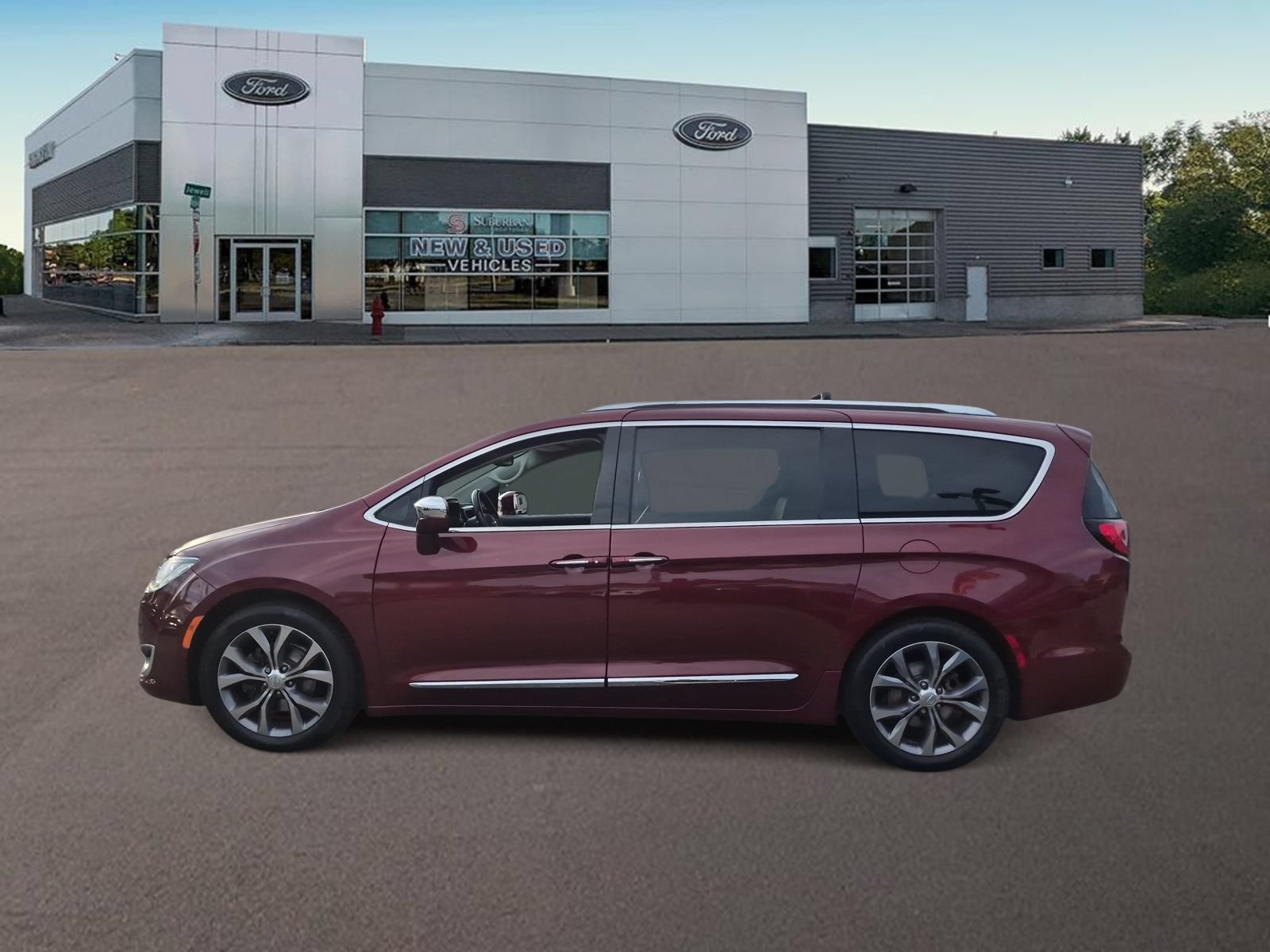Used 2019 Chrysler Pacifica Limited w/ Tire & Wheel Group FWD image 6