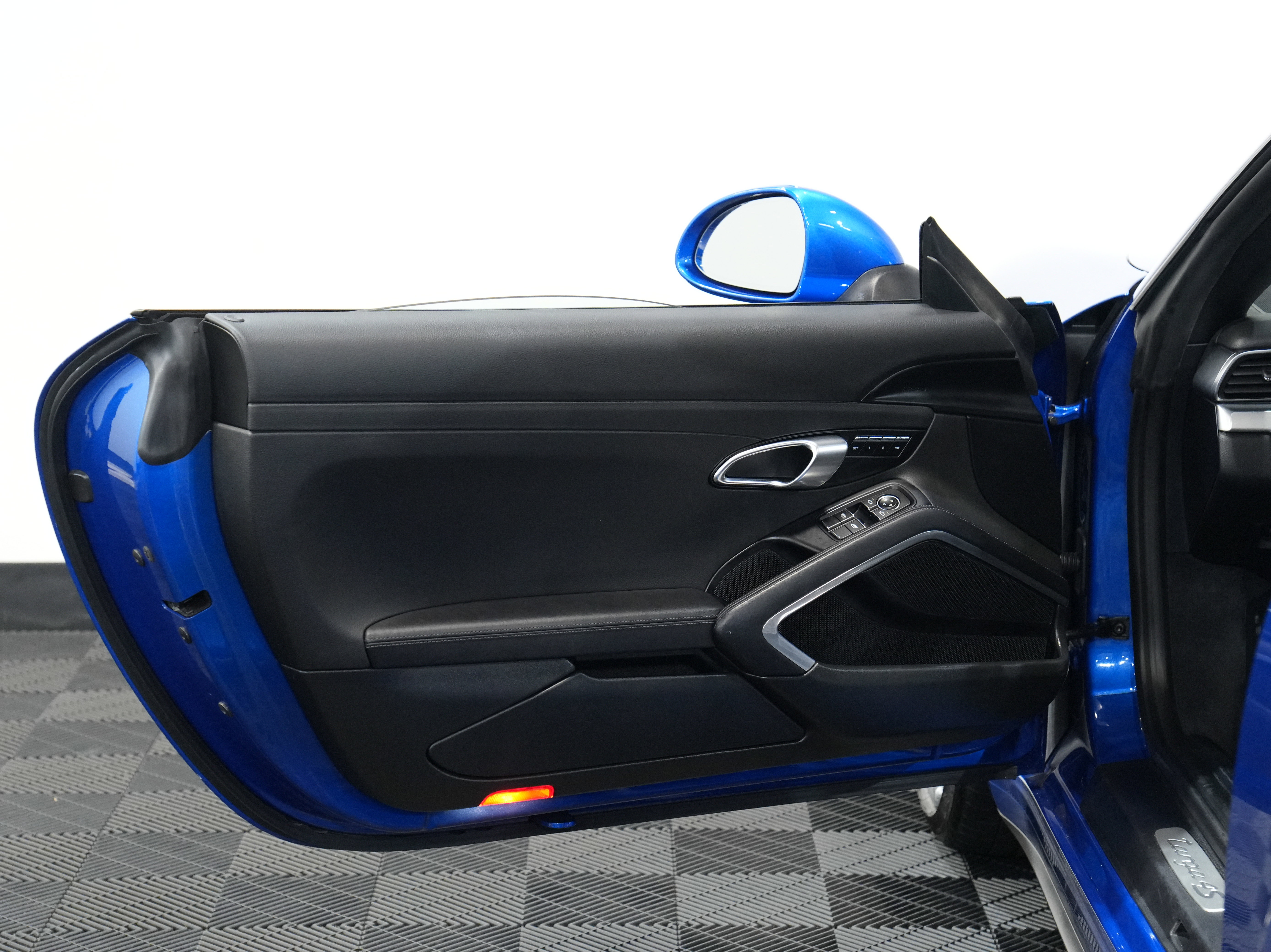 Used 2017 Porsche 911 Targa 4S image 27