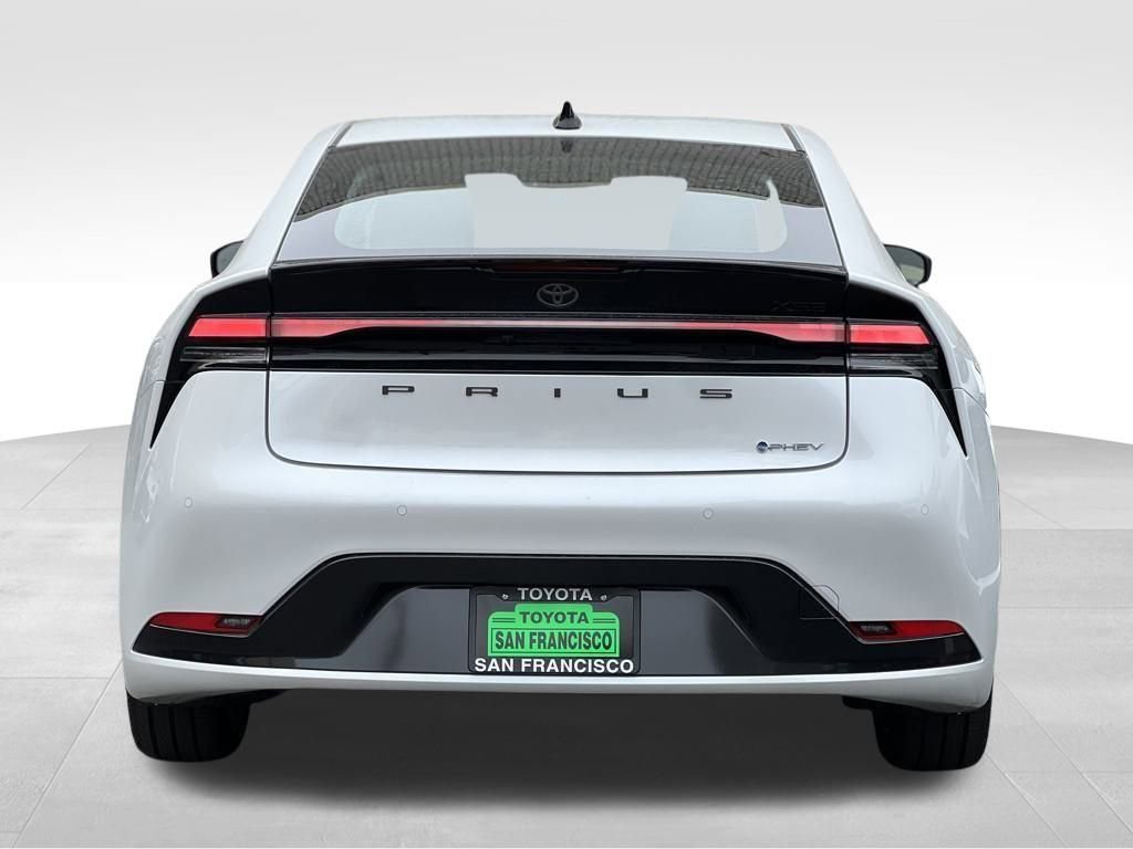 New 2026 Toyota Prius Plug-In Hybrid image 4