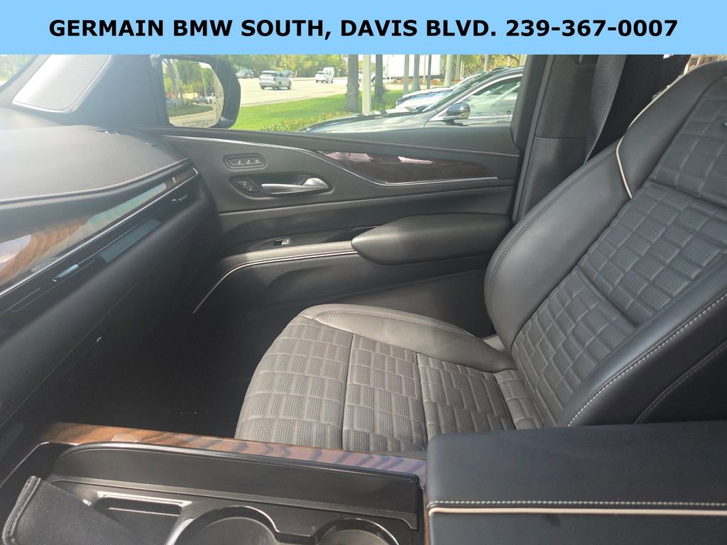 Used 2023 Cadillac Escalade Sport Platinum w/ LPO, ONYX Package image 30