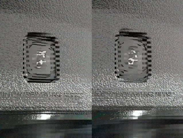 Used 2015 Ford Explorer XLT w/ Equipment Group 202B image 30