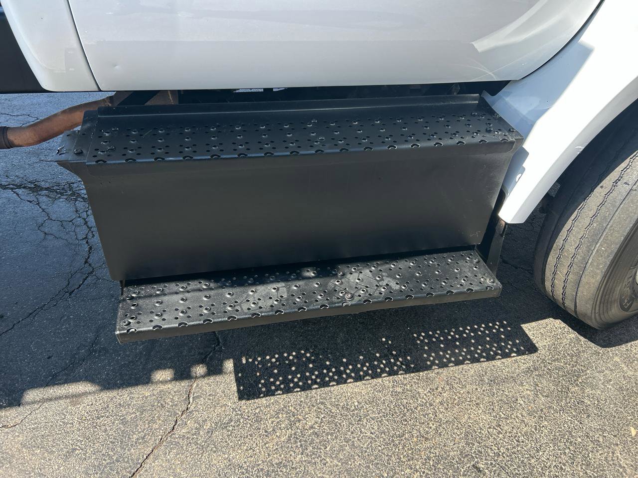 Used 2017 Ford F650 2WD Regular Cab Super Duty image 7