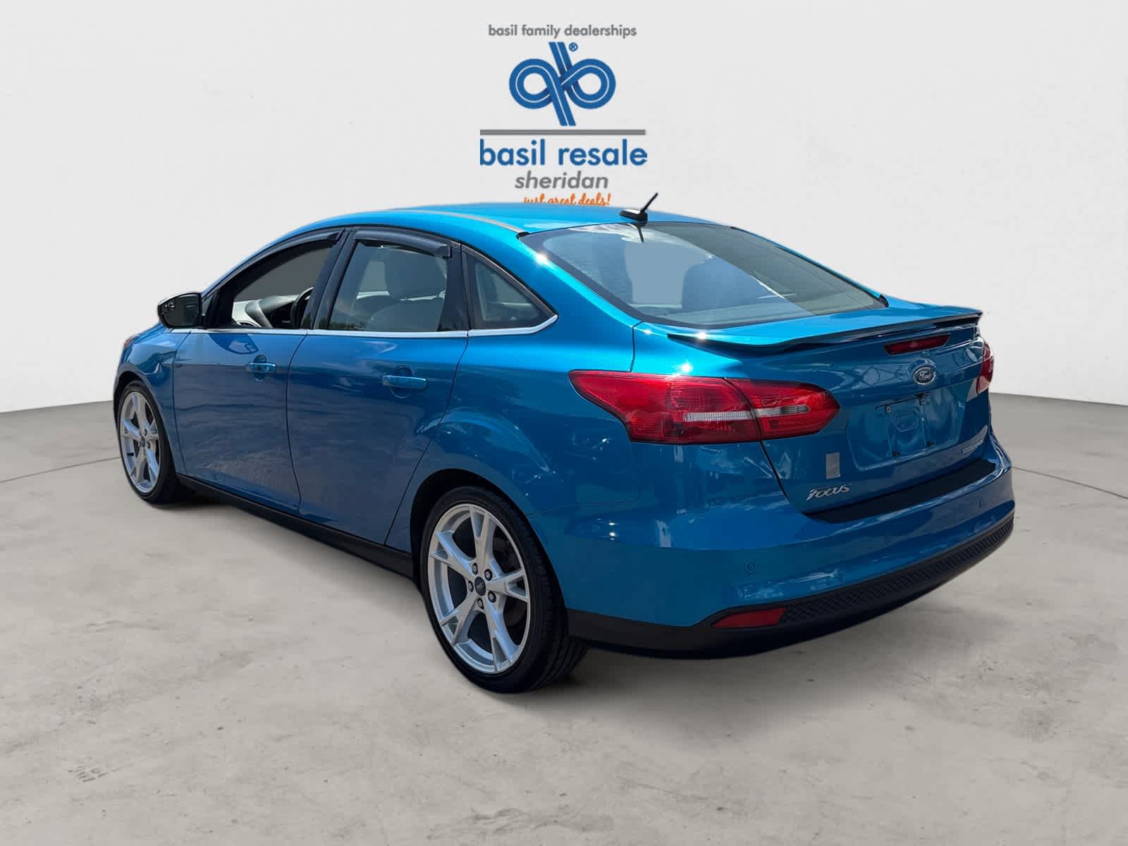 Used 2015 Ford Focus Titanium w/ Titanium Cold Weather Package FWD image 4