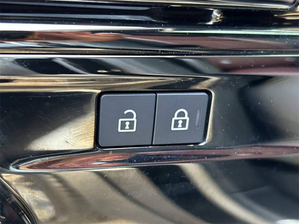 Used 2024 Land Rover Range Rover Sport Dynamic SE image 18