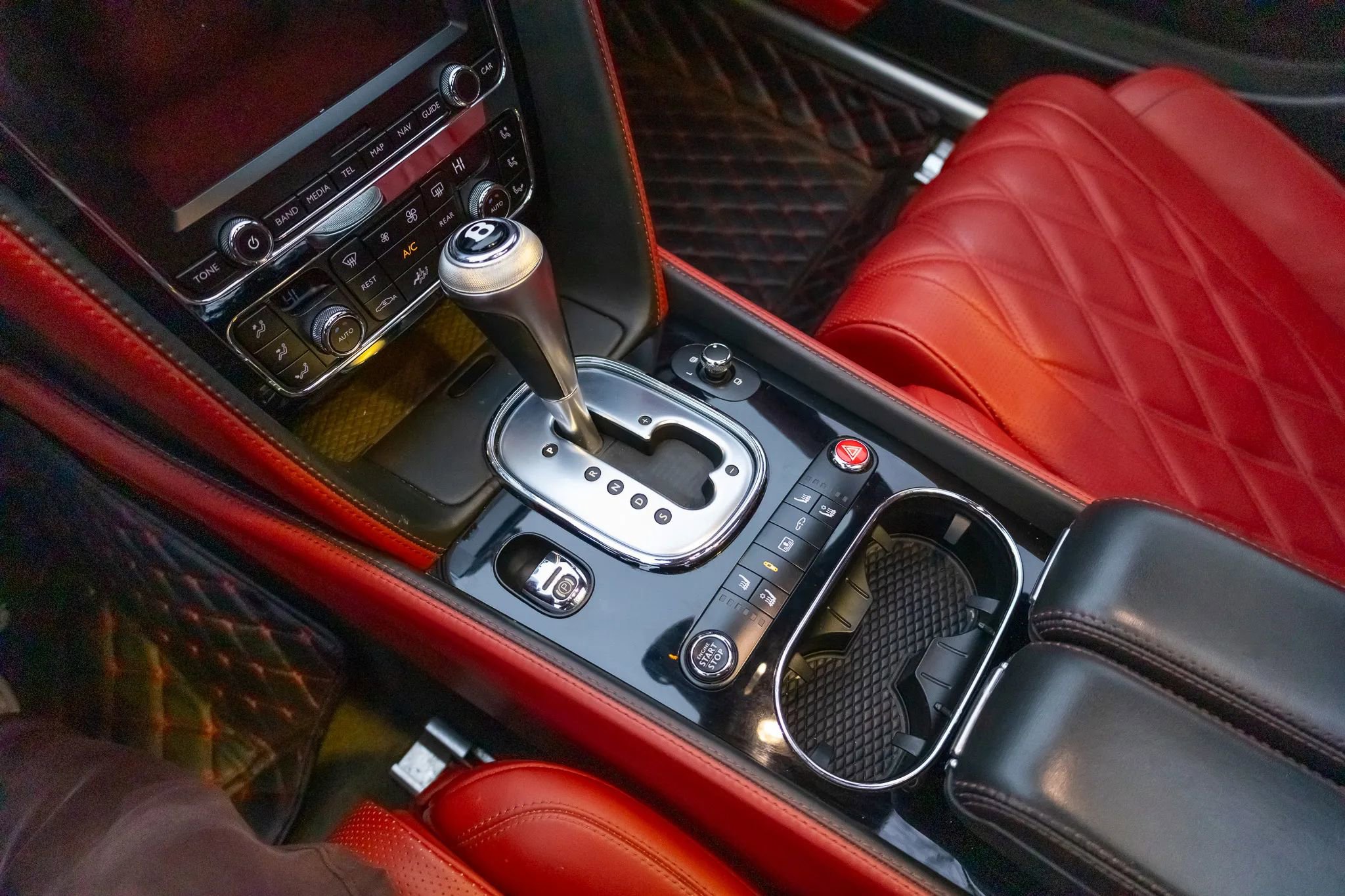 Used 2015 Bentley Flying Spur V8 image 48