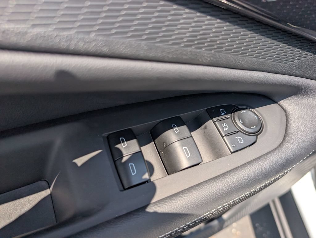 New 2025 Chevrolet Blazer EV LT AWD/4WD image 15