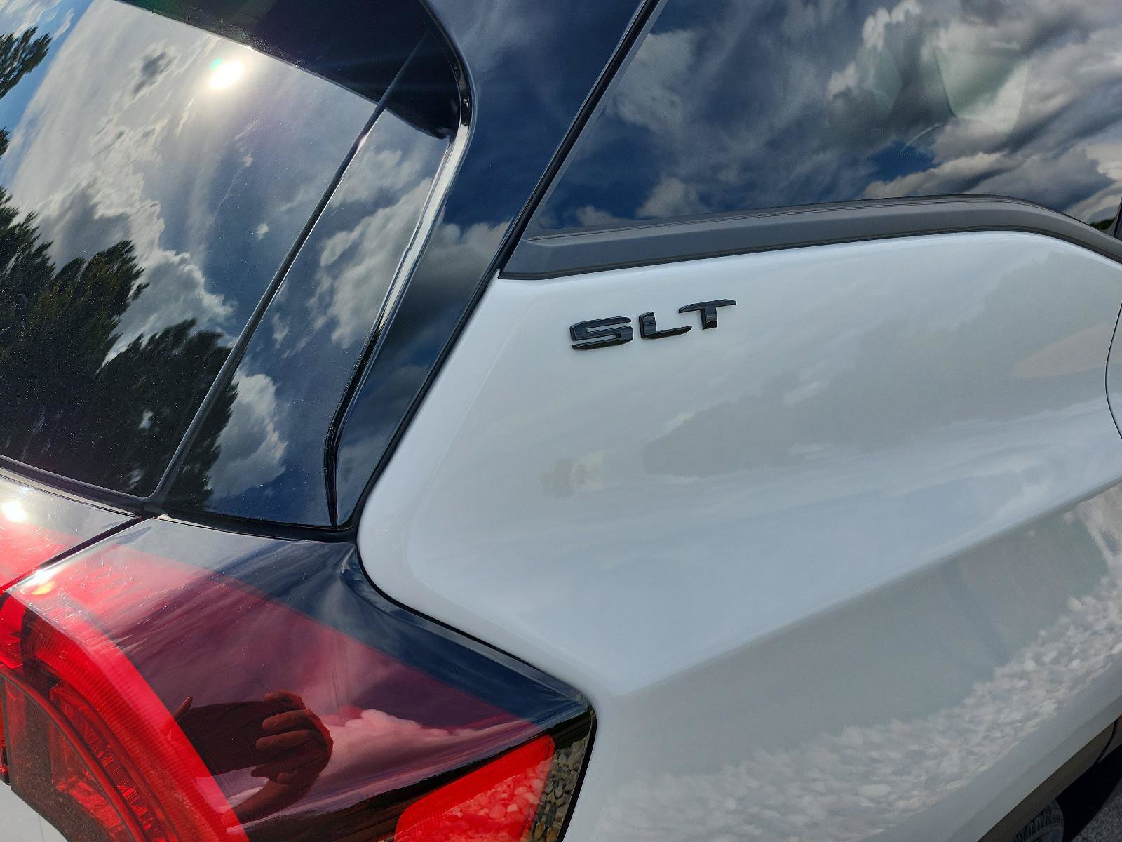 Certified 2022 GMC Terrain SLT w/ Elevation Edition FWD image 5