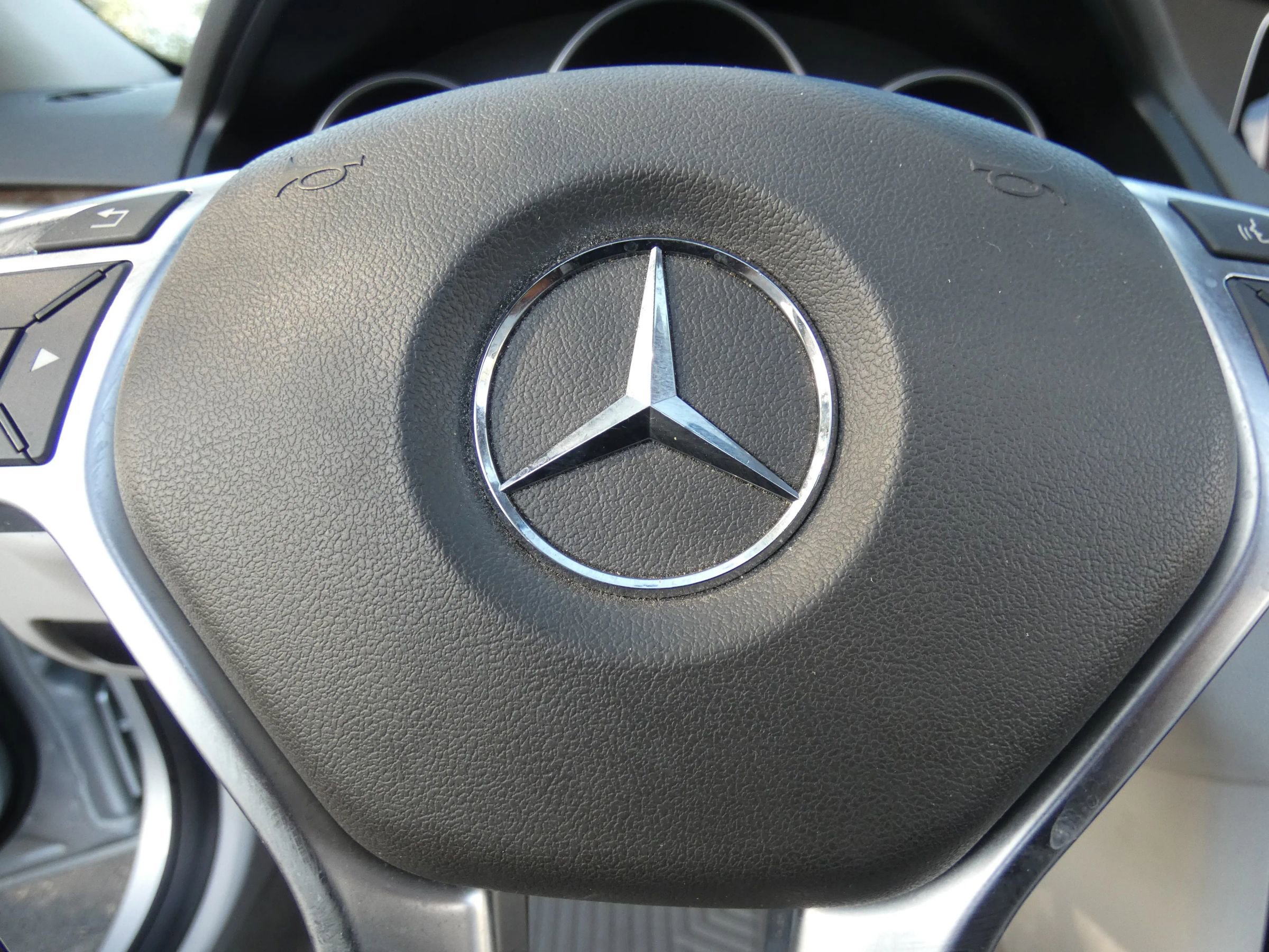 Used 2016 Mercedes-Benz E 350 Sedan w/ Premium Package image 61