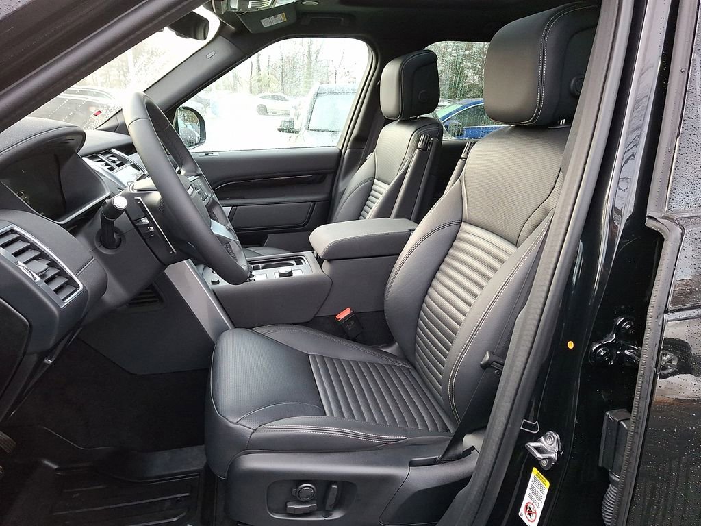 Used 2025 Land Rover Discovery S AWD/4WD image 10