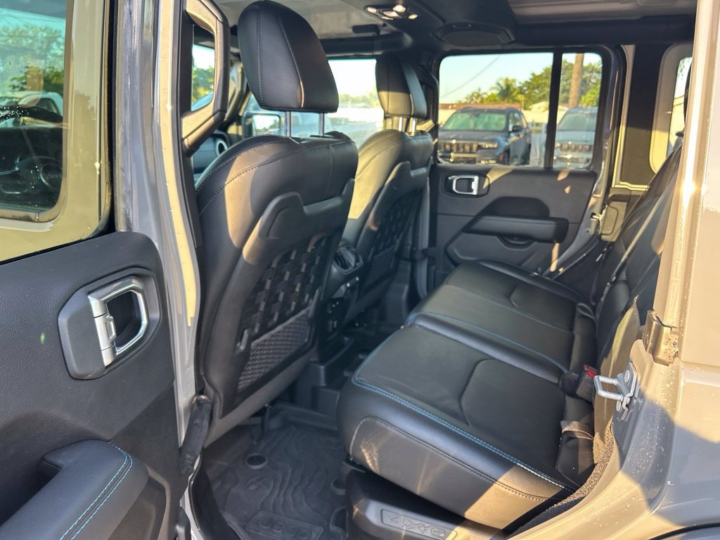 Used 2023 Jeep Wrangler Unlimited Rubicon 4xe w/ Safety Group AWD/4WD image 33