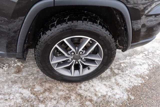 Used 2021 Jeep Grand Cherokee Limited w/ Trailer Tow Group IV image 11