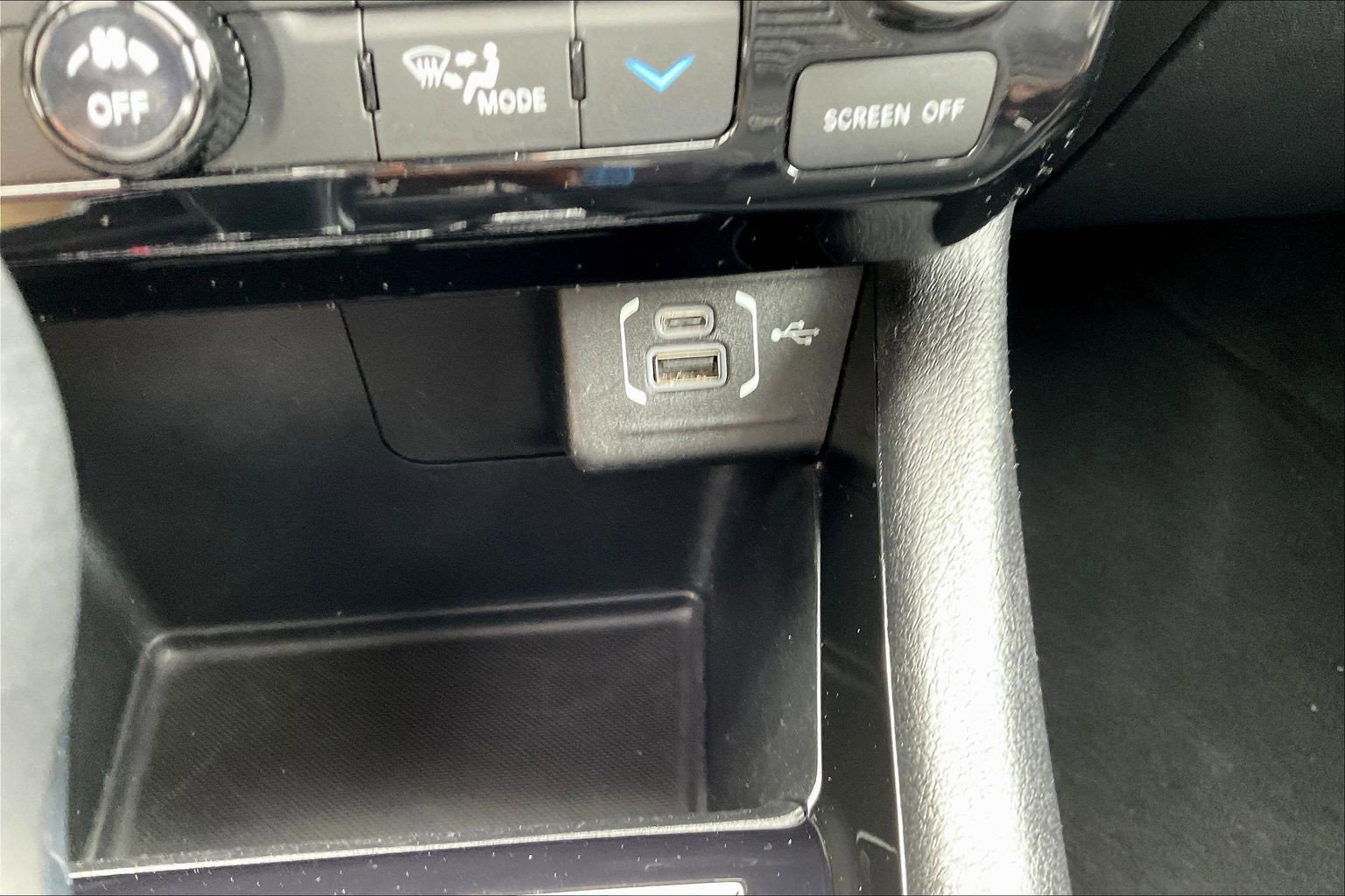 Used 2022 Jeep Compass Limited AWD/4WD image 16