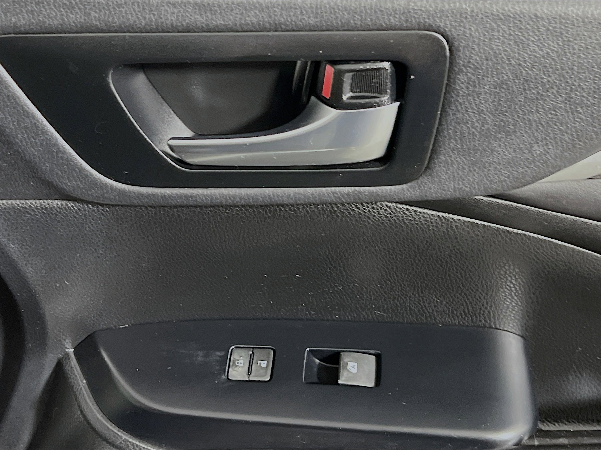 Used 2019 Toyota Highlander SE AWD/4WD image 32