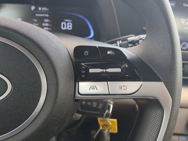 Used 2025 Hyundai Elantra SE FWD image 22