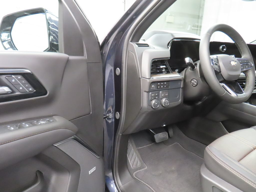 Used 2025 Chevrolet Tahoe High Country AWD/4WD image 64