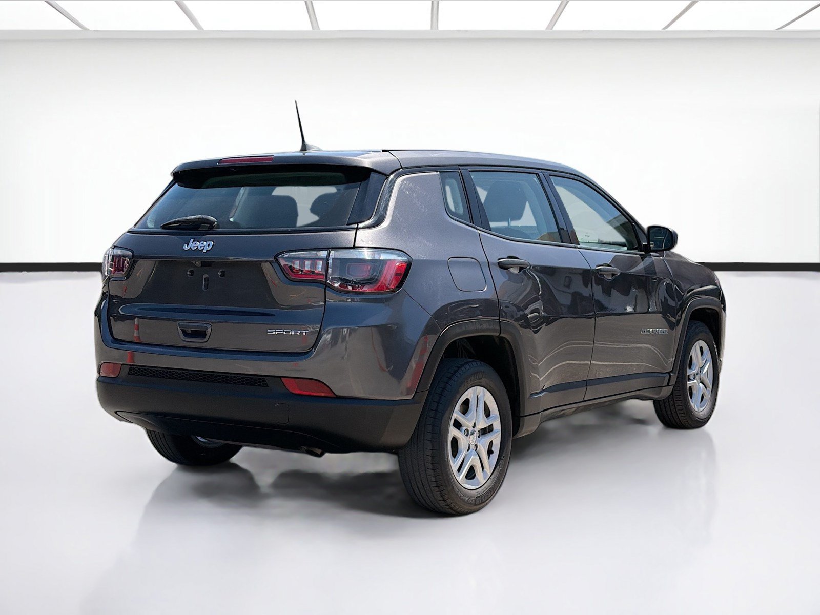 Used 2021 Jeep Compass Sport FWD image 4