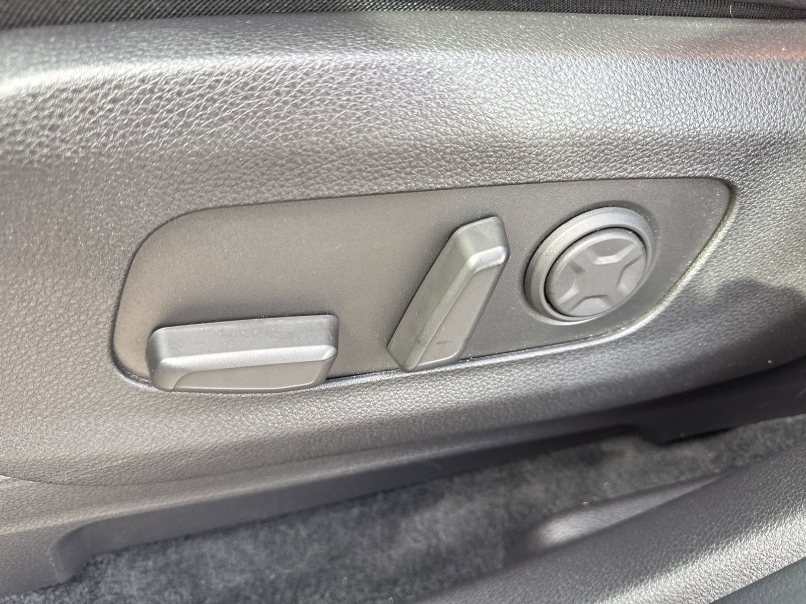 Used 2023 Kia Carnival SX Prestige image 28