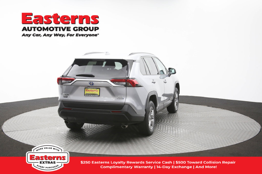 Used 2024 Toyota RAV4 XLE AWD/4WD image 38