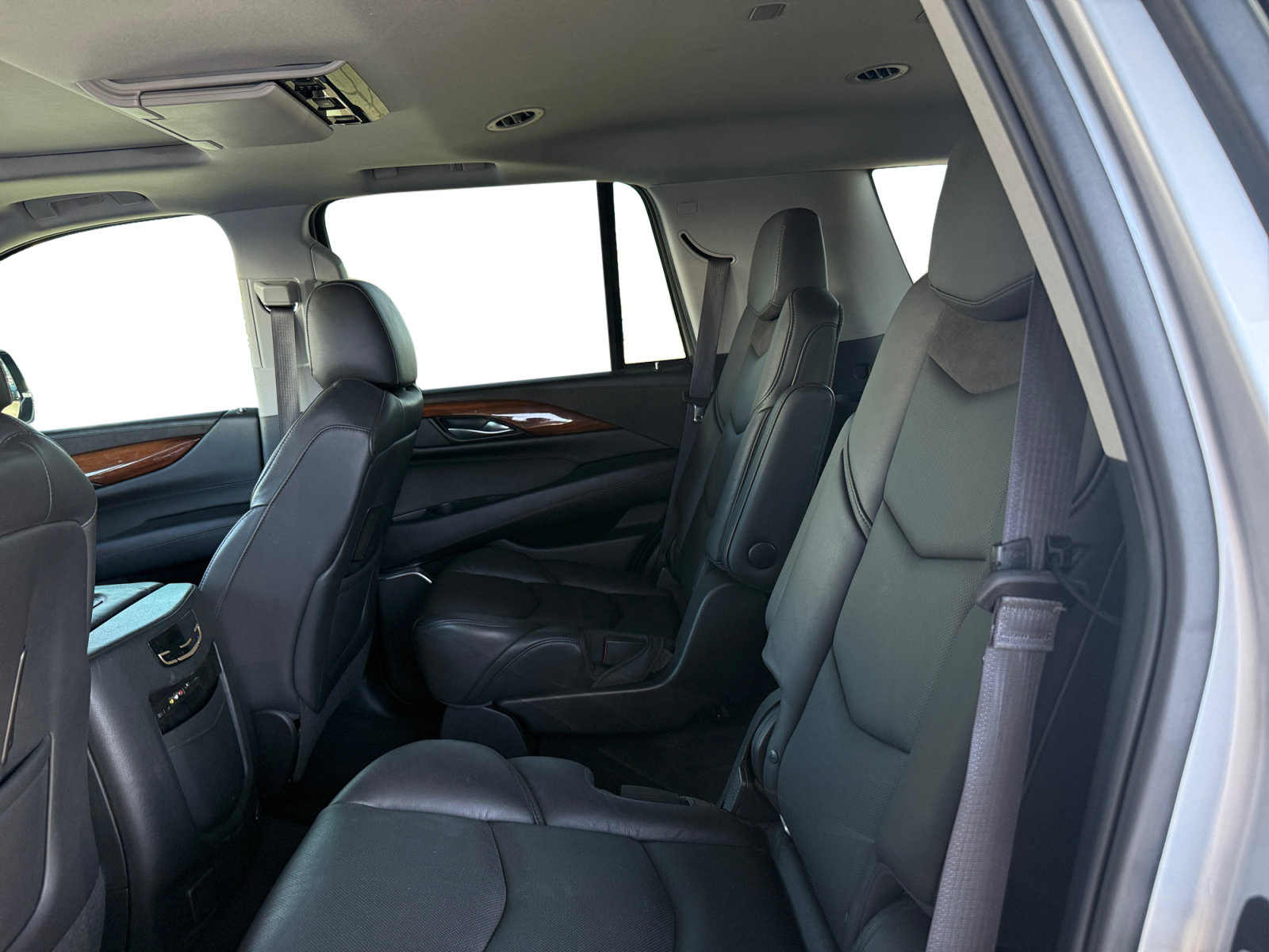 Used 2016 Cadillac Escalade Premium AWD/4WD image 12