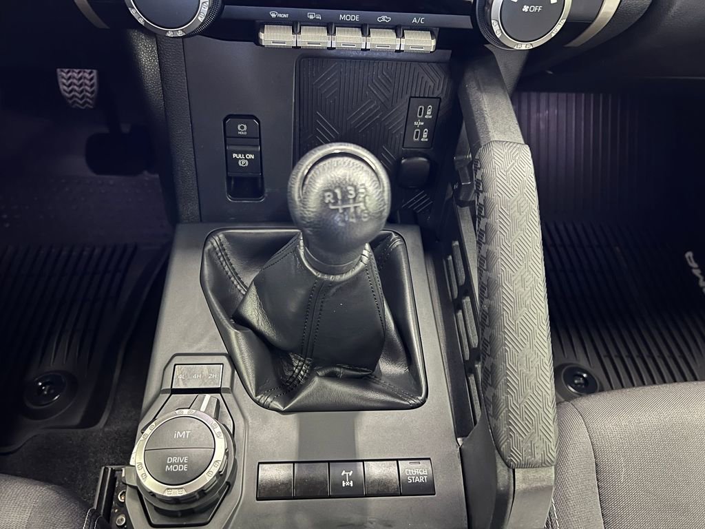 Used 2024 Toyota Tacoma TRD Off-Road AWD/4WD image 15