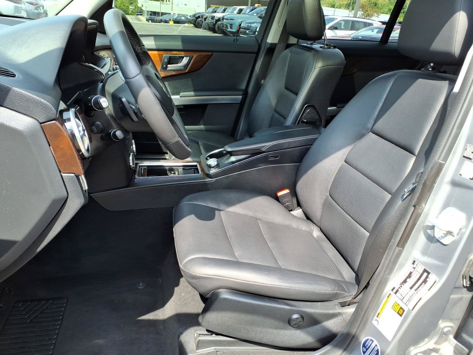 Used 2015 Mercedes-Benz GLK 350 4MATIC image 9