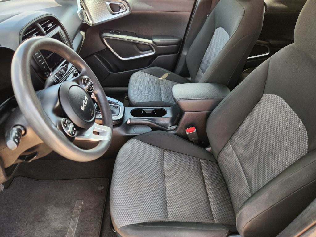 Certified 2024 Kia Soul LX w/ LX Technology Package FWD image 18
