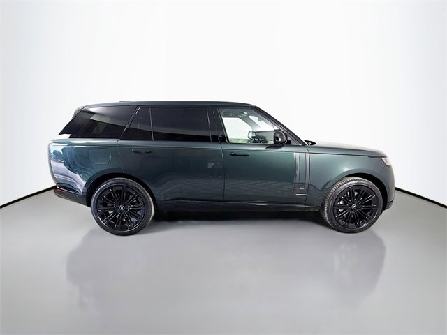 New 2025 Land Rover Range Rover Long Wheelbase SE image 4