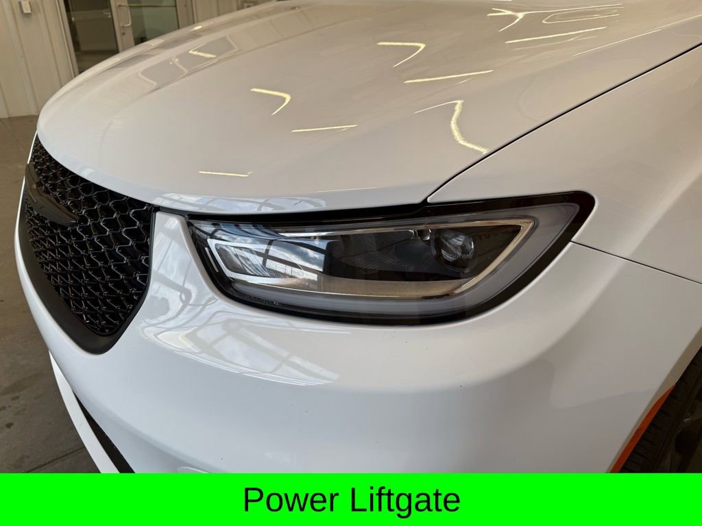 Used 2025 Chrysler Pacifica Limited image 11