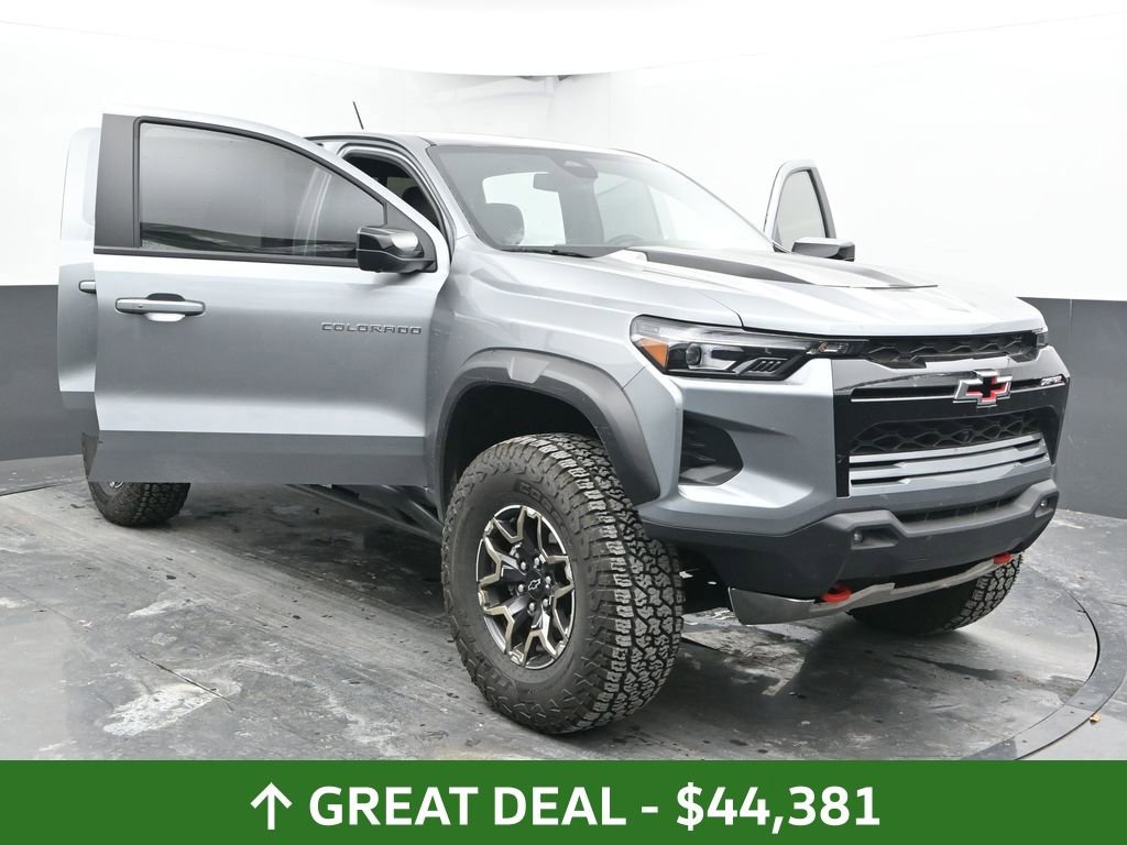 Used 2024 Chevrolet Colorado ZR2 w/ ZR2 Convenience Package III image 54