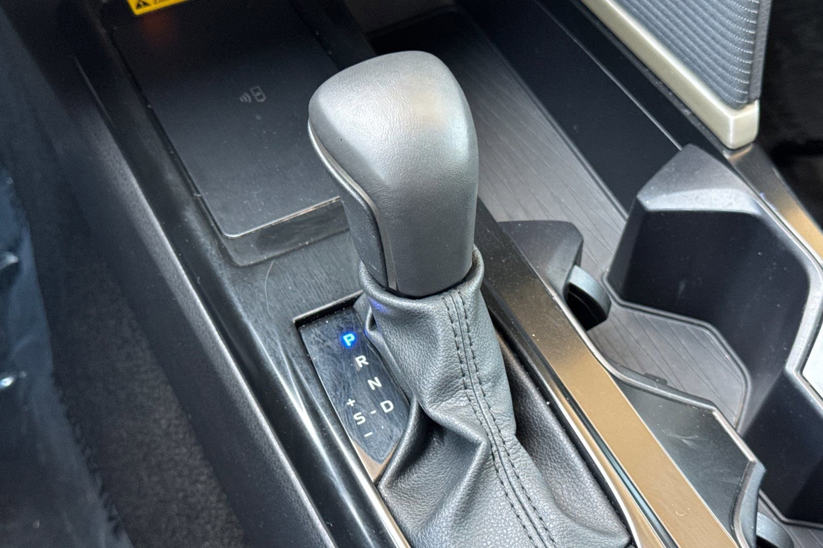 Used 2025 Toyota Camry SE FWD image 21