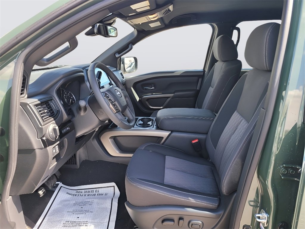 Used 2024 Nissan Titan SV w/ SV Bronze Edition Package image 15