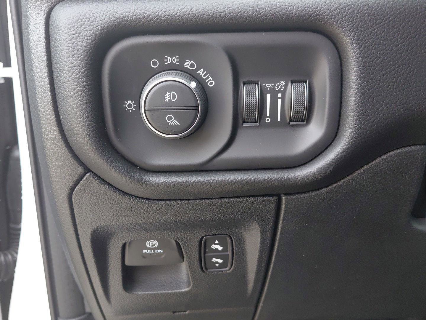 New 2026 RAM 1500 Laramie w/ Advanced Safety Group II AWD/4WD image 27