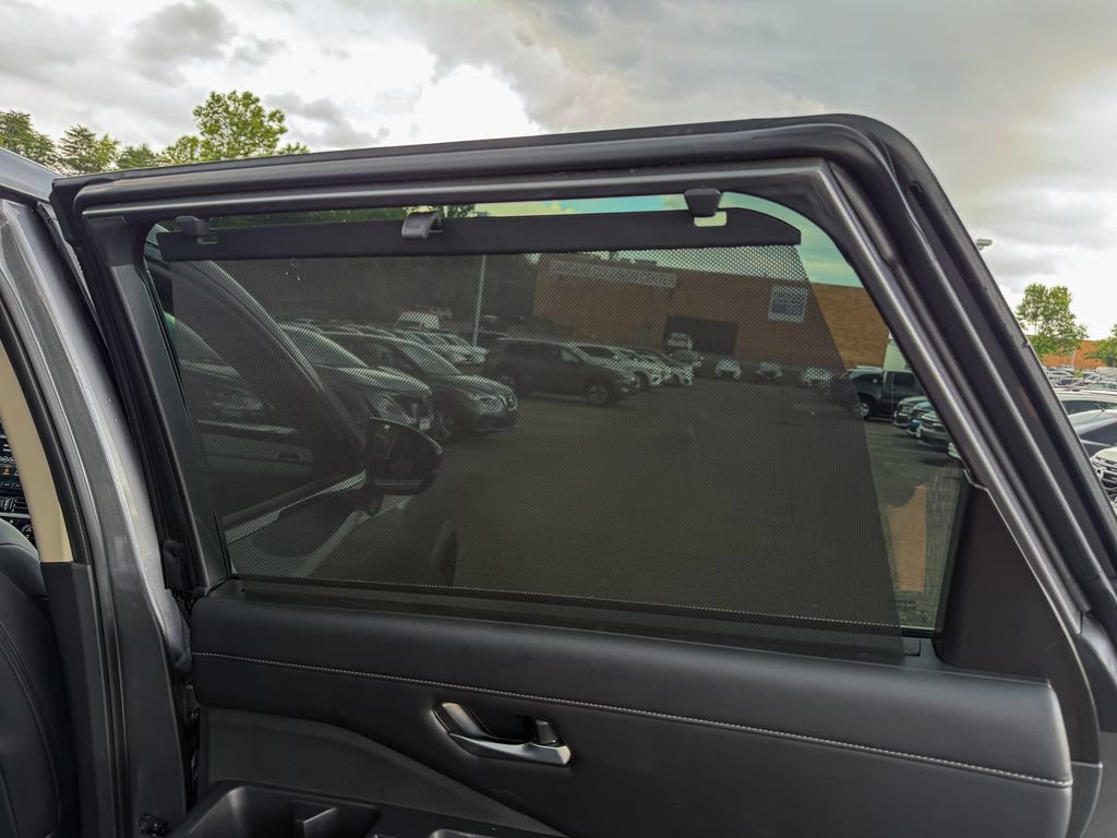 Certified 2024 Nissan Pathfinder SL AWD/4WD image 16