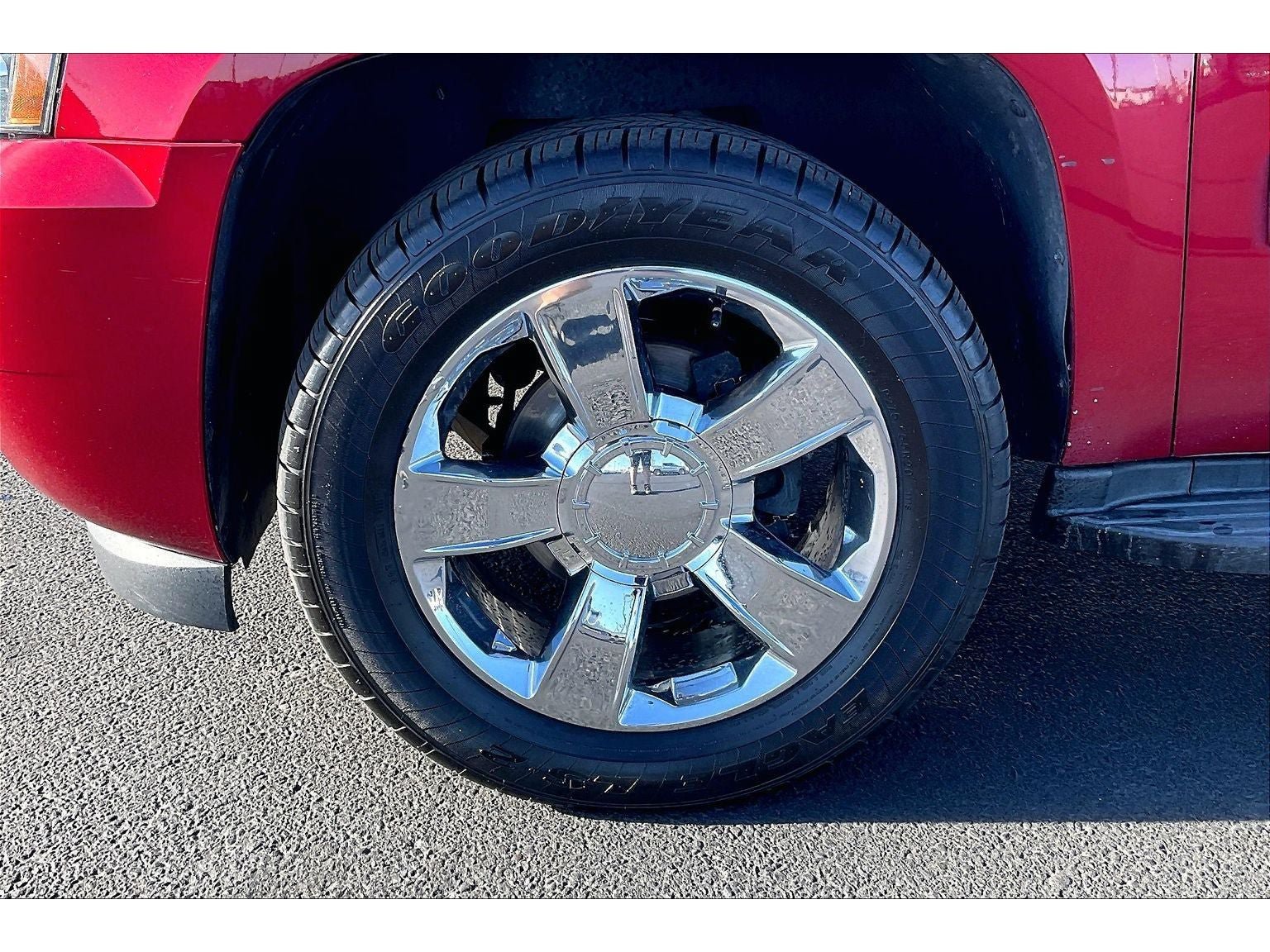 Used 2014 Chevrolet Tahoe LT w/ Luxury Package AWD/4WD image 9