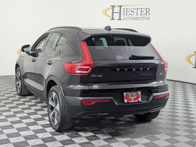 Used 2023 Volvo XC40 B4 Ultimate FWD image 7