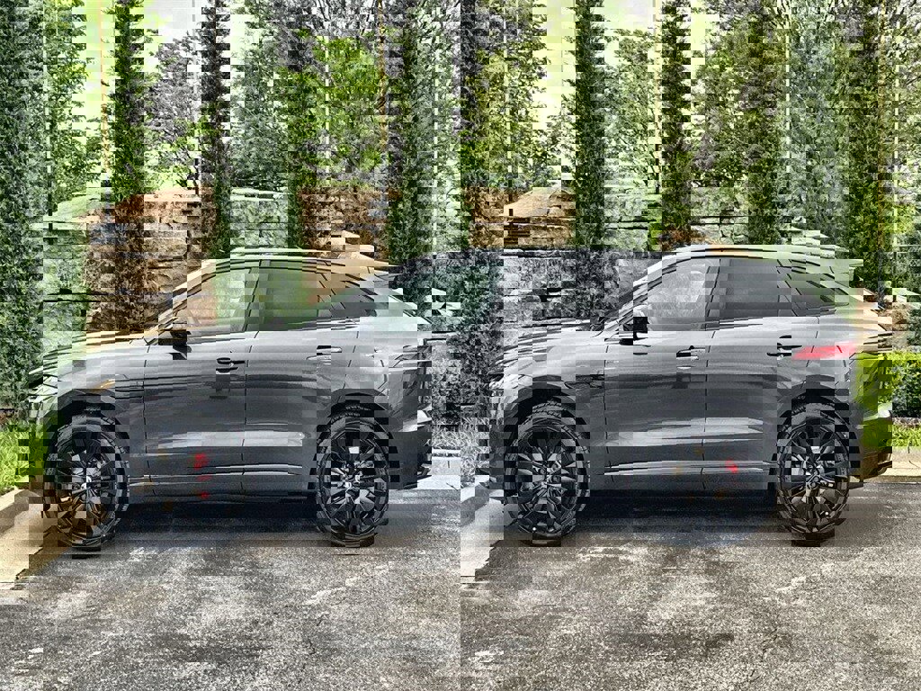 New 2026 Jaguar F-PACE R-Dynamic S image 2