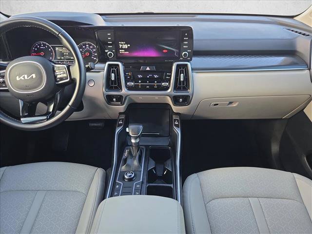 Used 2022 Kia Sorento S w/ Panoramic Sunroof Package FWD image 19