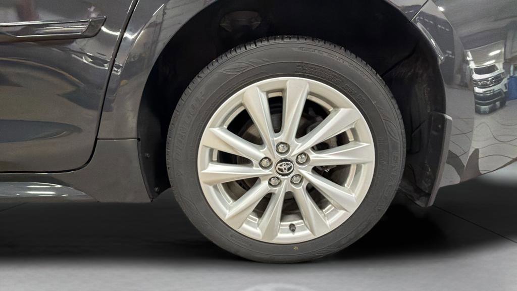 Used 2025 Toyota Corolla LE w/ LE Premium Package image 27