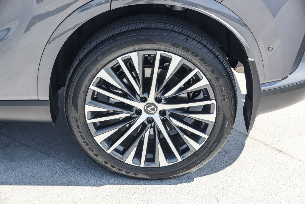 Certified 2025 Lexus RX 350 w/ Convenience Package AWD/4WD image 12