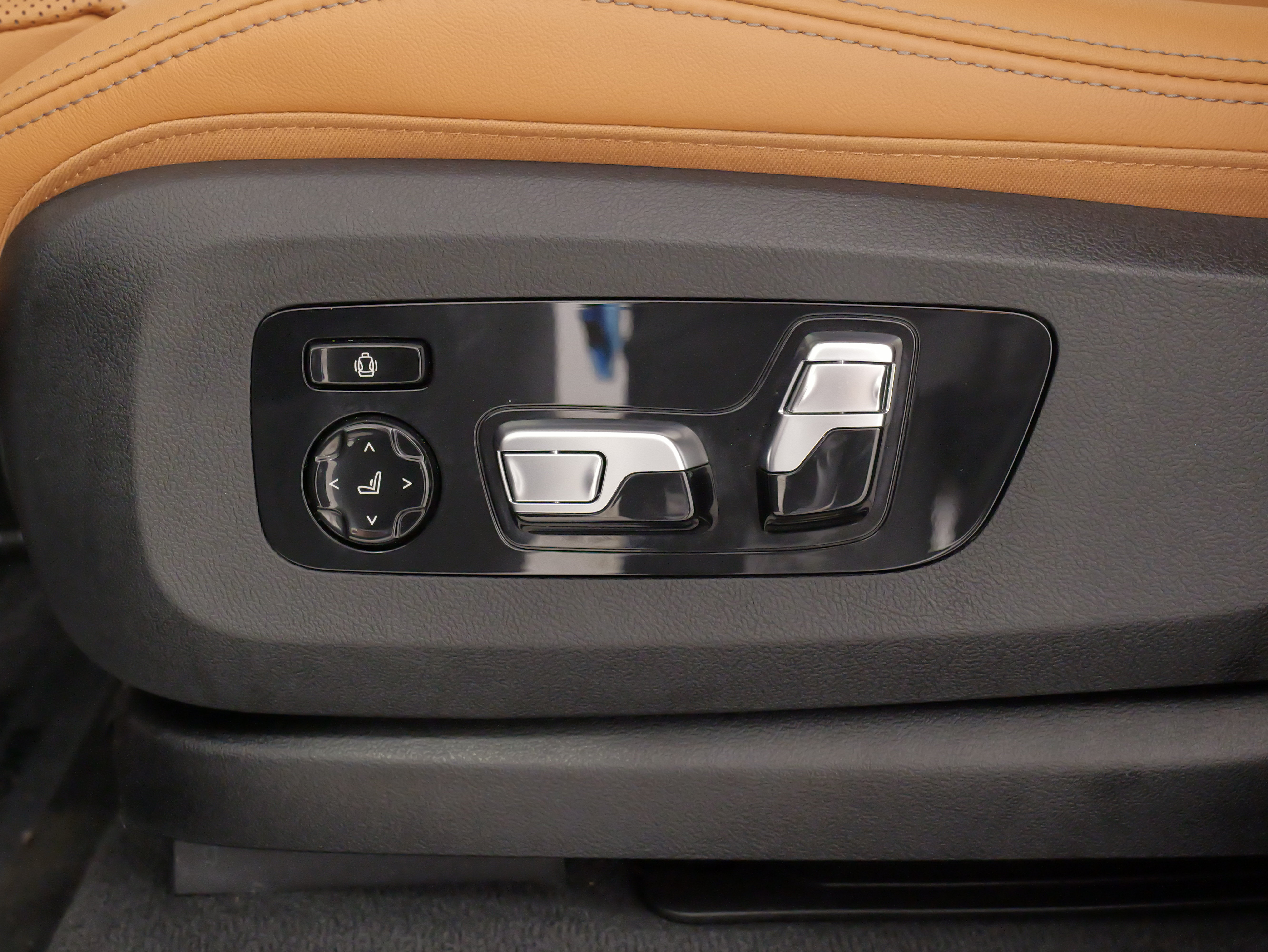 Used 2026 BMW X7 xDrive40i w/ Executive Package AWD/4WD image 47